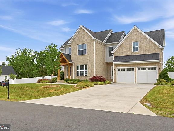5th image of 347 Moonstone Dr