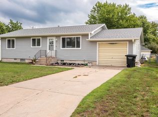 616 Ridge Ave, Minden, NE 68959