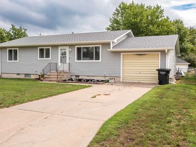 616 Ridge Ave, Minden, NE, 68959