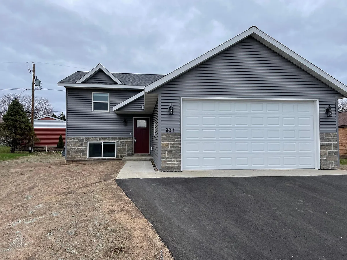 Front entry - 907 S 22nd Ave