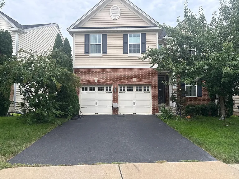 8707 Raleigh Mews — Photo 1