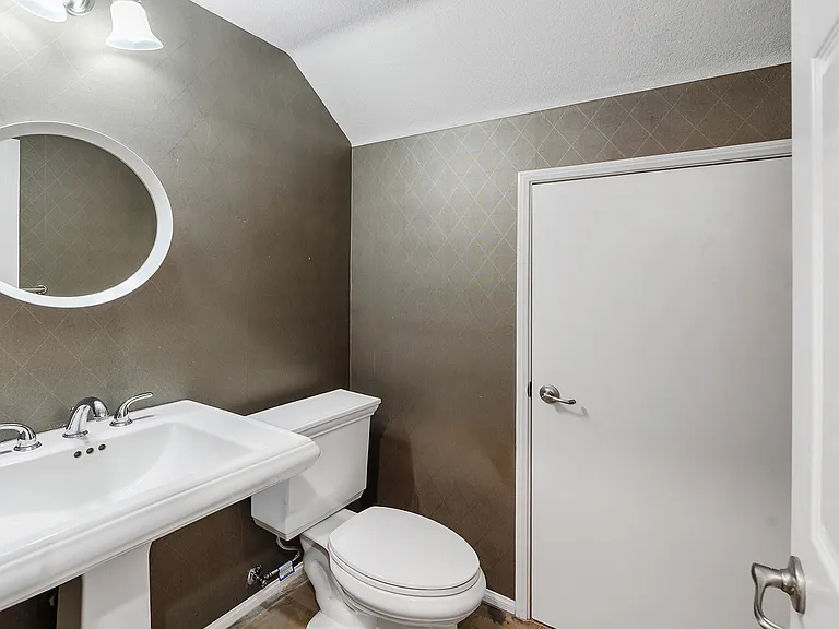 10556 Debreceni Way #9 — Photo 8
