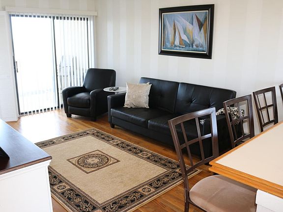 5th image of 1919 Bay Blvd APT B24
