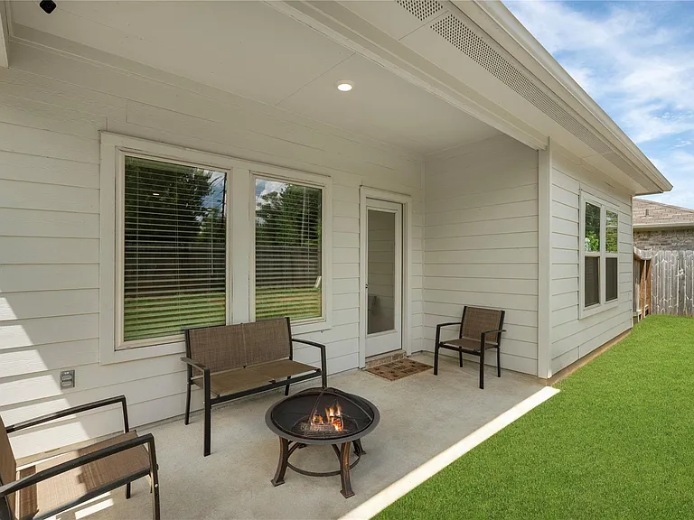 22306 Forest Gorge Ln — Photo 17