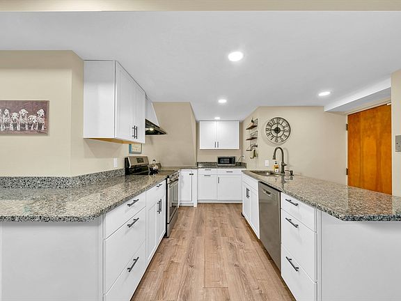 3rd image of 1401 Great Pond Rd APT 3