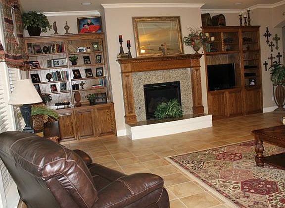 3rd image of 8 Crestlake Ct