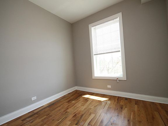 4th image of 1414 W Montrose Ave #3W