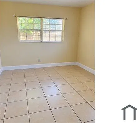 2 bed, 1000 sqft, $2,300 — Photo 3