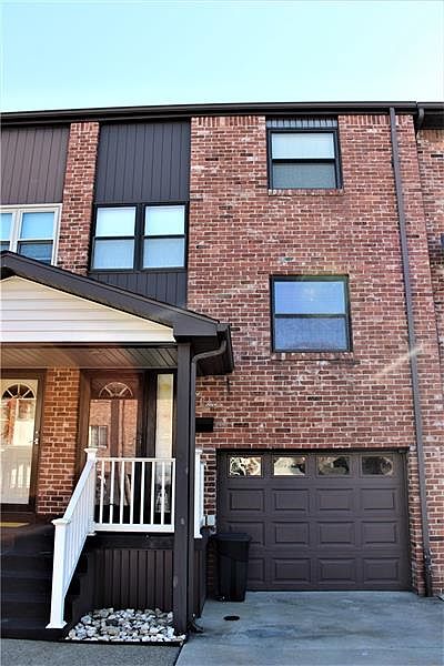 1st image of 105 Pat Mews Dr
