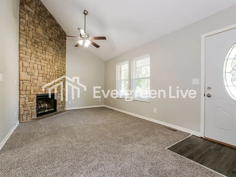 11449 N Wayne Ave — Photo 3