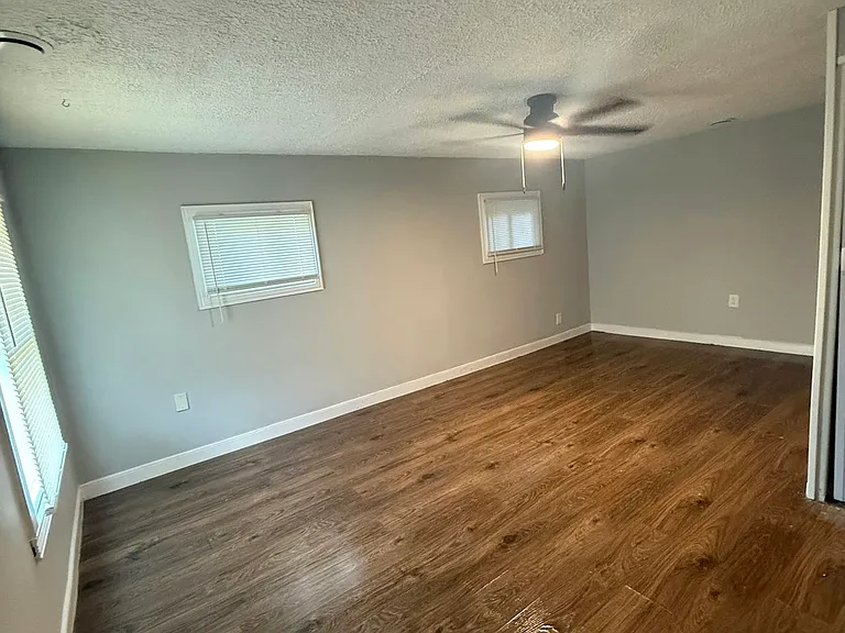 1225 Buckley Ave — Photo 16