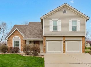 8711 N Flora Ave, Kansas City, MO 64155