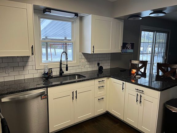 3rd image of 1975 E Country Creek Rd