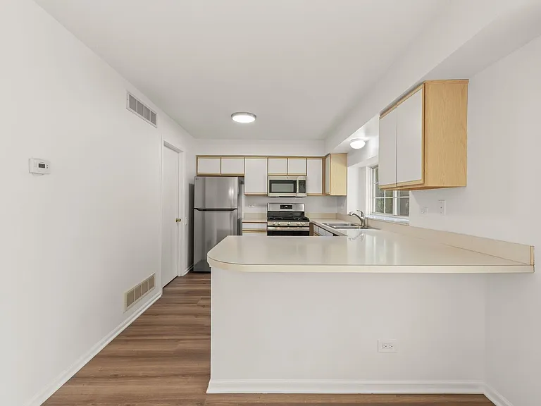 182 Half Moon Cir — Photo 6