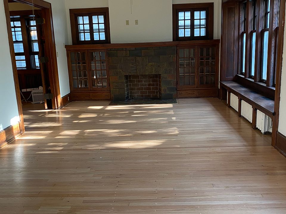 Living room
12.5'x15'