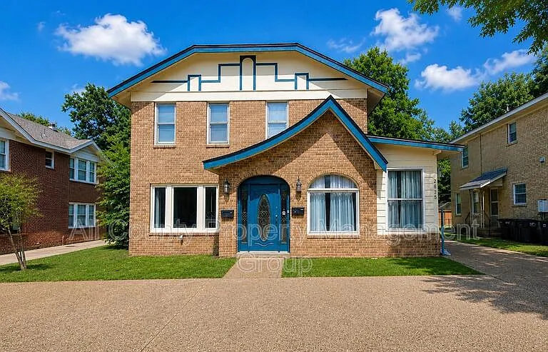 2625 S University Dr — Photo 1