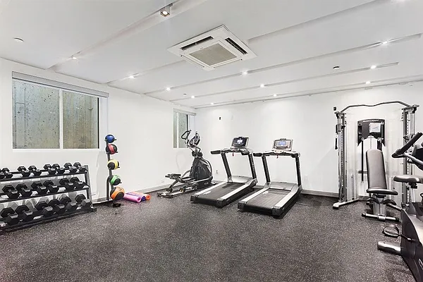 Rented by Citi Habitats | media 40