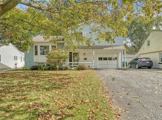 794 S Grosvenor Rd, Rochester, NY 14618