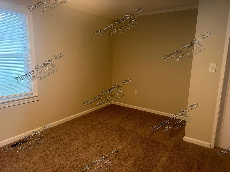 1620 Charter Dr — Photo 4