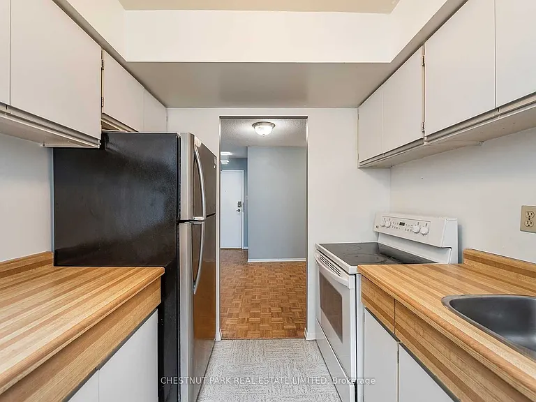 89 McCaul St #622 — Photo 17
