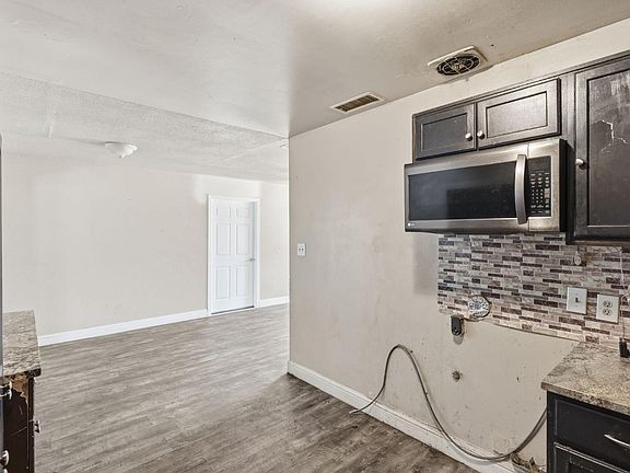 5th image of 27341 Parkwood Ave