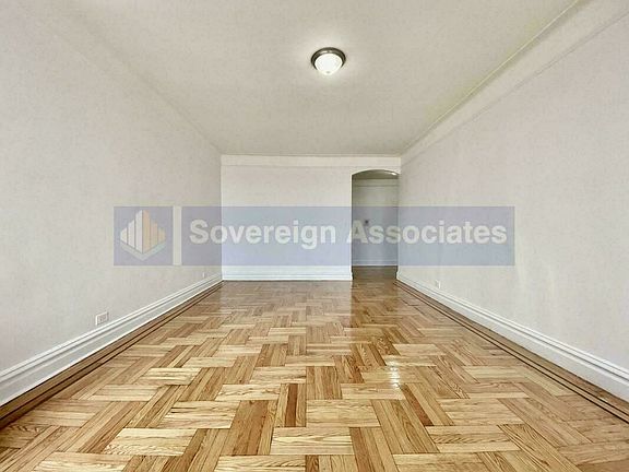 3rd image of 2928 Jerome Ave #44