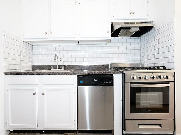 4th image of 252 W 21st St APT 4W