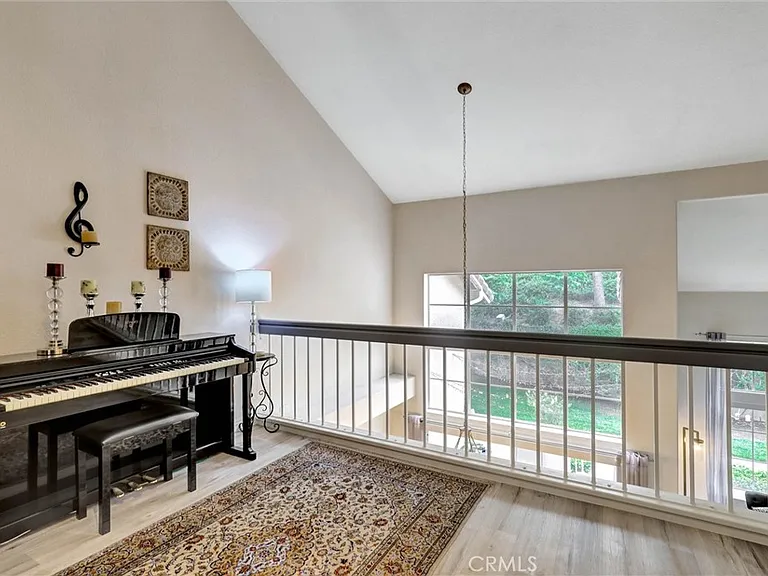 6 Nightingale Dr — Photo 22
