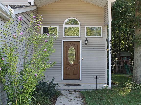 2nd image of 9383 Lakepointe Blvd