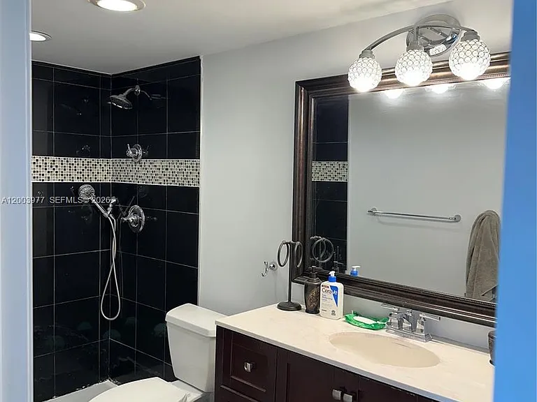 427 Golden Isles Dr #14E — Photo 6