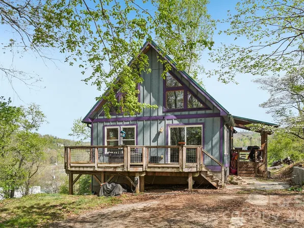 25 Moore St, Woodfin, NC 28804