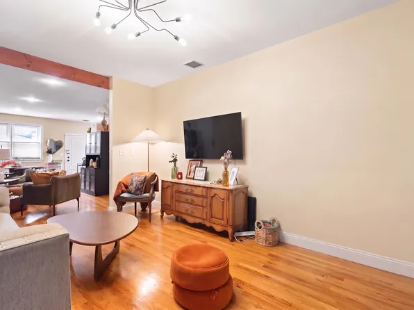 220 7th St #1L, Hoboken, NJ 07030