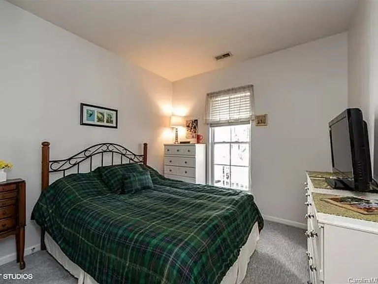 116 E Morehouse Ave — Photo 11