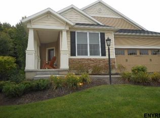 5 Eagles Ln, Cohoes, NY 12047