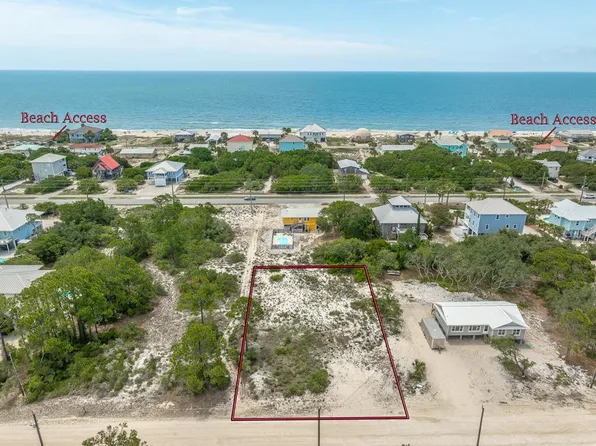 1040 W Pine Ave, Eastpoint, FL 32328