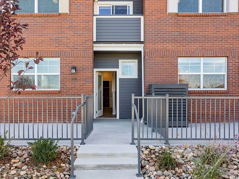 Brownstones at Palisade Park — Photo 57