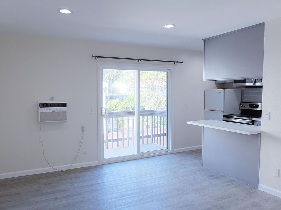 1st image of 2146 Valentine St #4