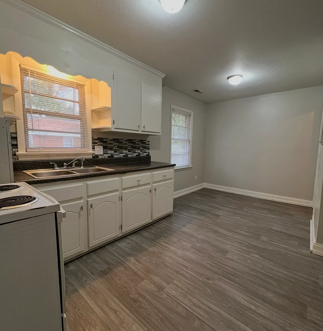 2 bed, 802 sqft, $1,200 — Photo 1