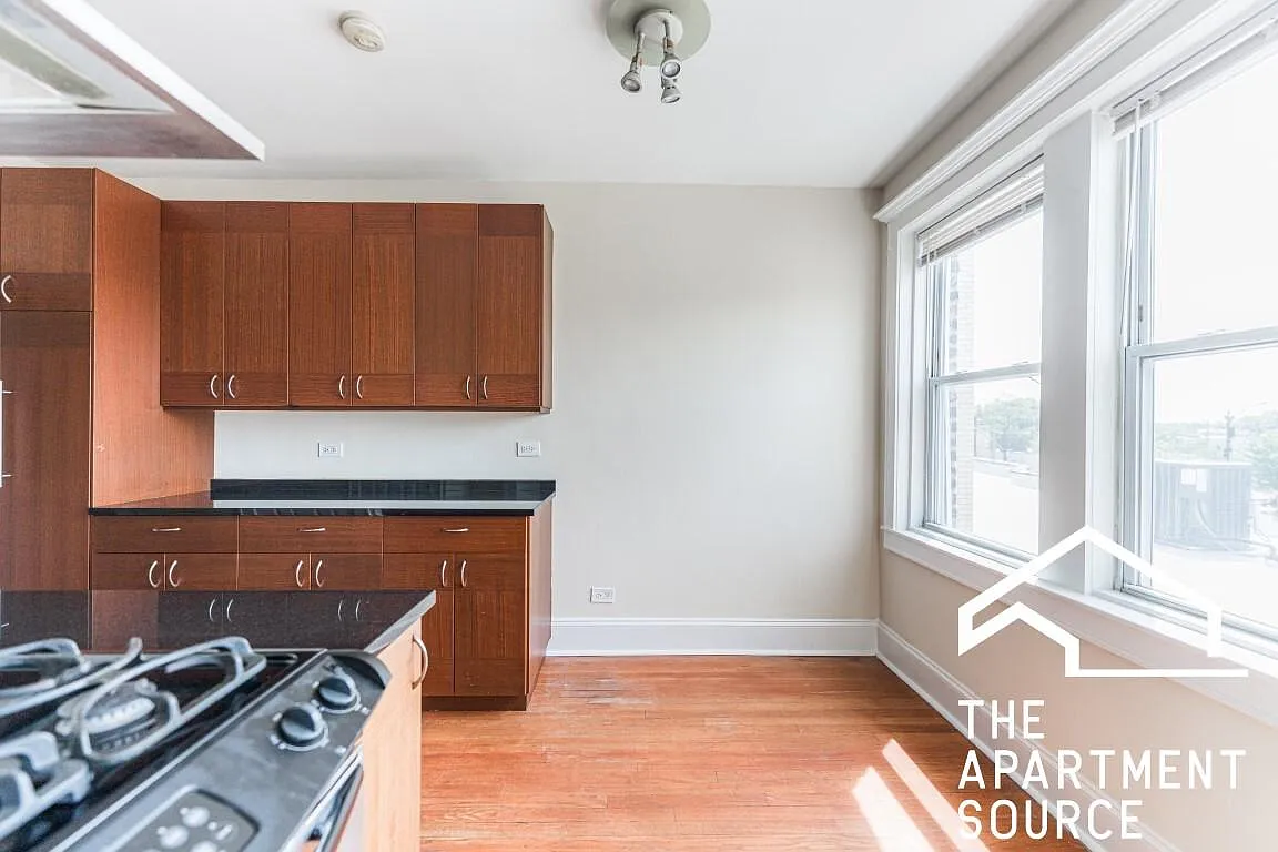 4005 West Nelson Street #5C — Photo 4