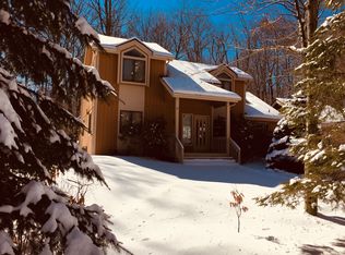 325 Ridge Rd, Pocono Lake, PA 18347
