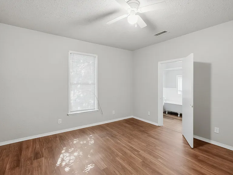 411 Poindexter Ave — Photo 18