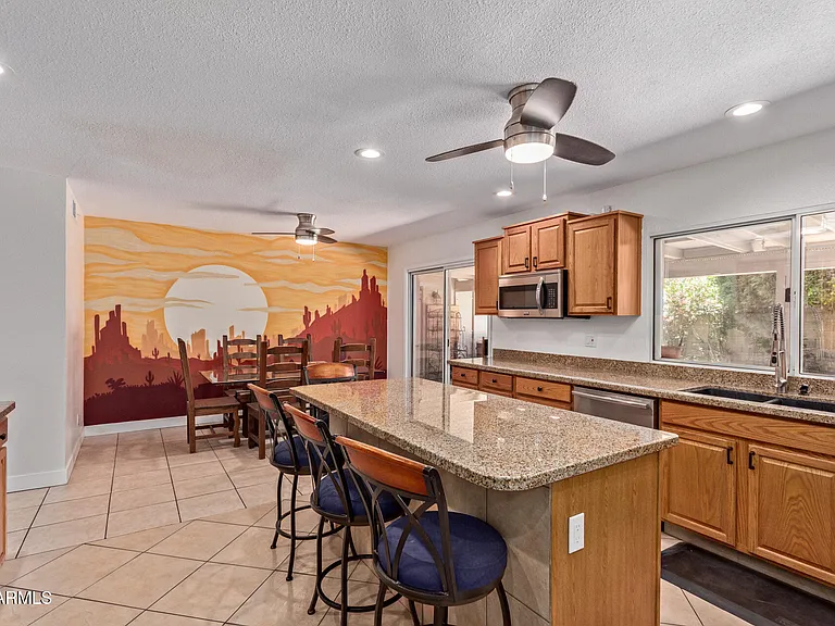 1347 W Lobo Ave — Photo 10