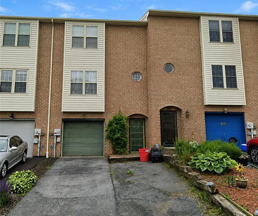302 Ridgeview Dr
