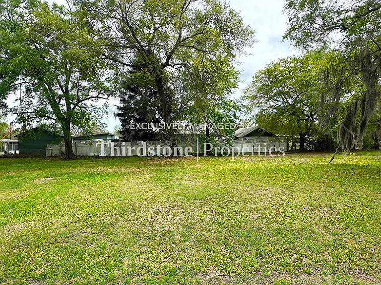 1727 Lindsey Rd — Photo 17
