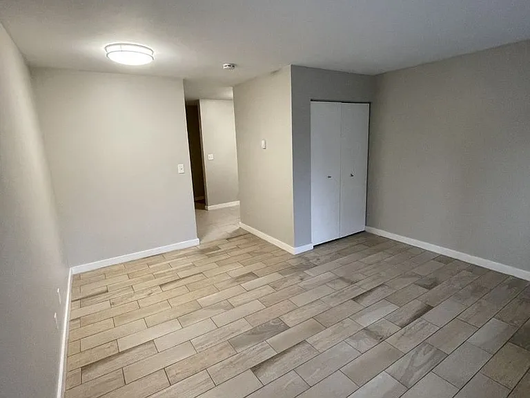 Mercer Crest Apartments — Photo 2