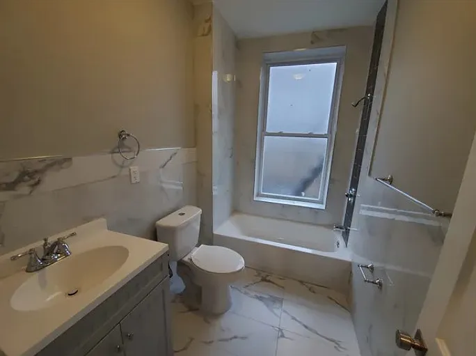 372 Forrest St #1 — Photo 6