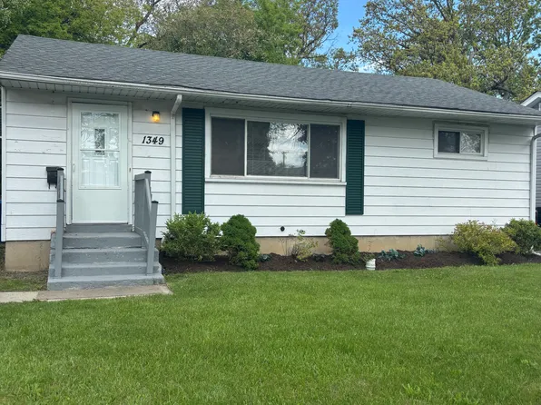 1349 Lorraine Pl, Waukegan, IL 60085