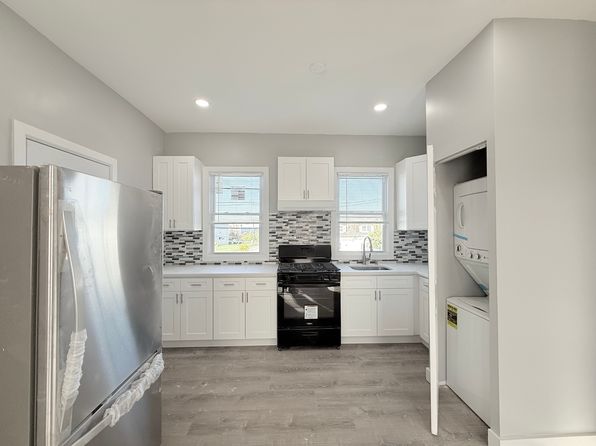 46 Hayward Ave FLOOR 2