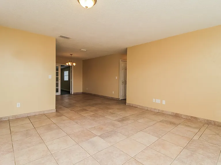 3341 Sky St — Photo 4