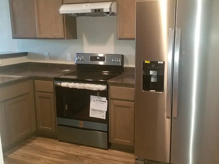 2238 S 37th Dr #21 — Photo 3